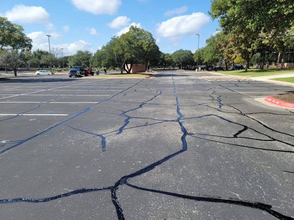 Five Things You Need to Know About Asphalt Crackfilling in Austin