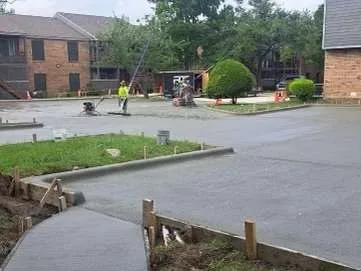How Thick Should an Austin Concrete Parking Lot Be?
