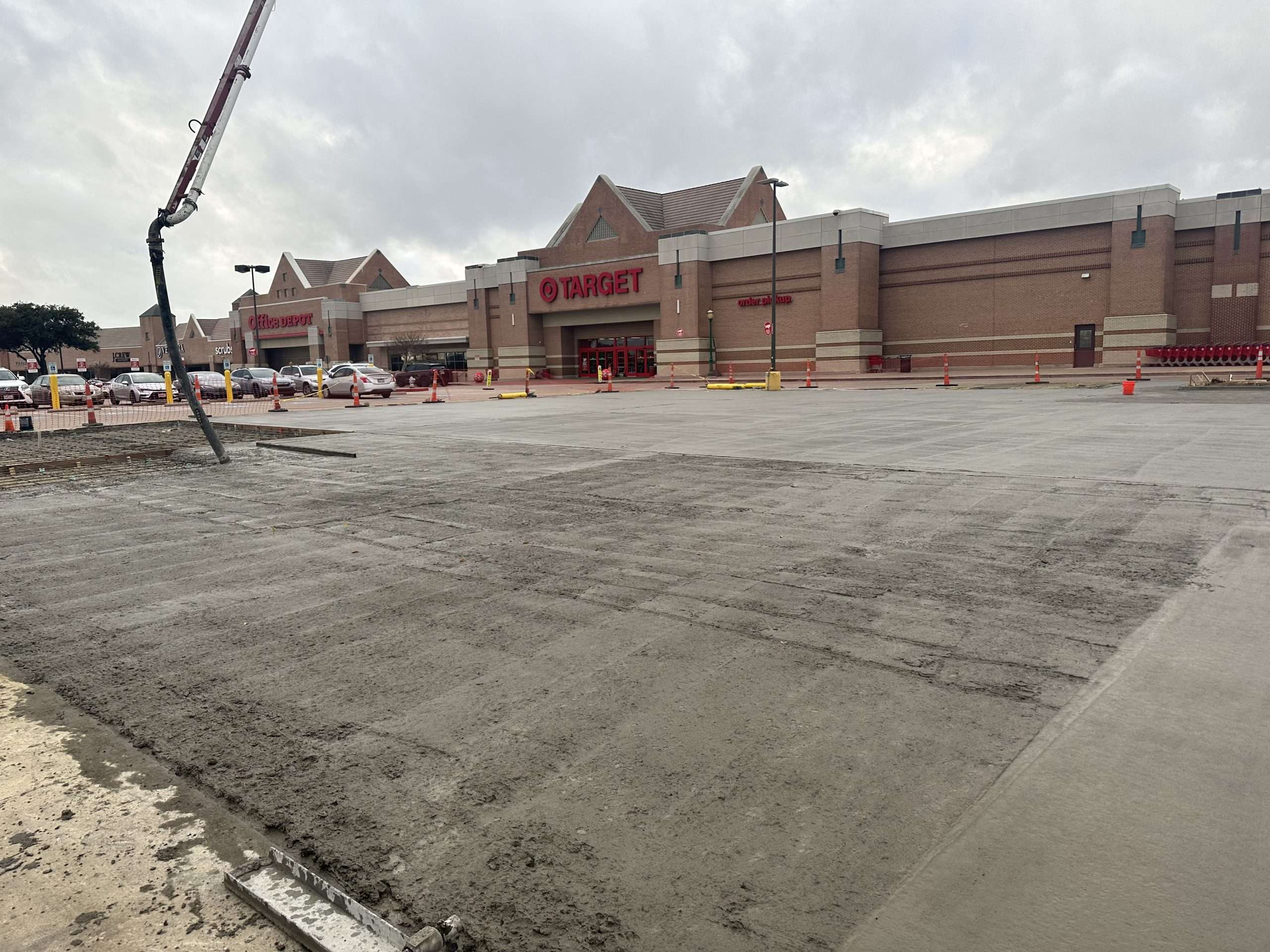 Read more about the article The Advantages of Concrete Parking Lot Construction For Your Business