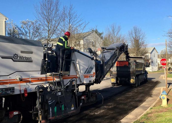 Asphalt Milling truck